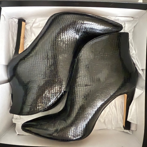 Nine West Danie Black Textured Leather Booties – Size 7.5 - Picture 1 of 11